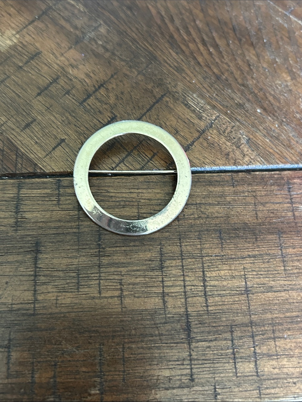 Women's Gold Circular Ring Brooch Pin